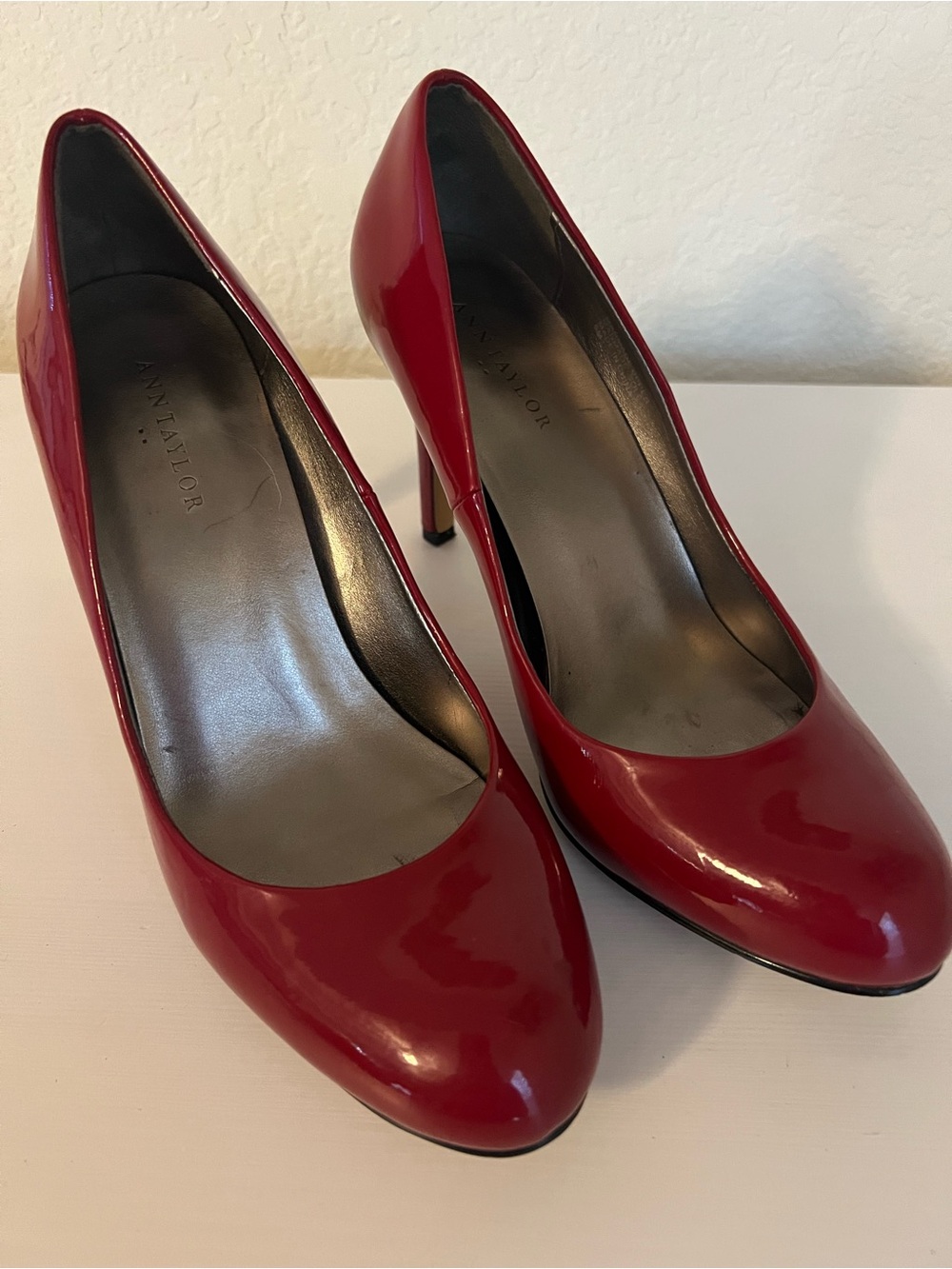 Ann Taylor Red Patent Leather Pointed-Toe Pumps - Glossy Finish